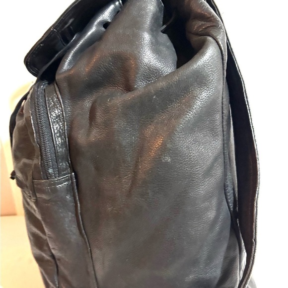 Kenneth Cole unisex vintage unisex Elegant Black distressed Leather Backpack main image 5